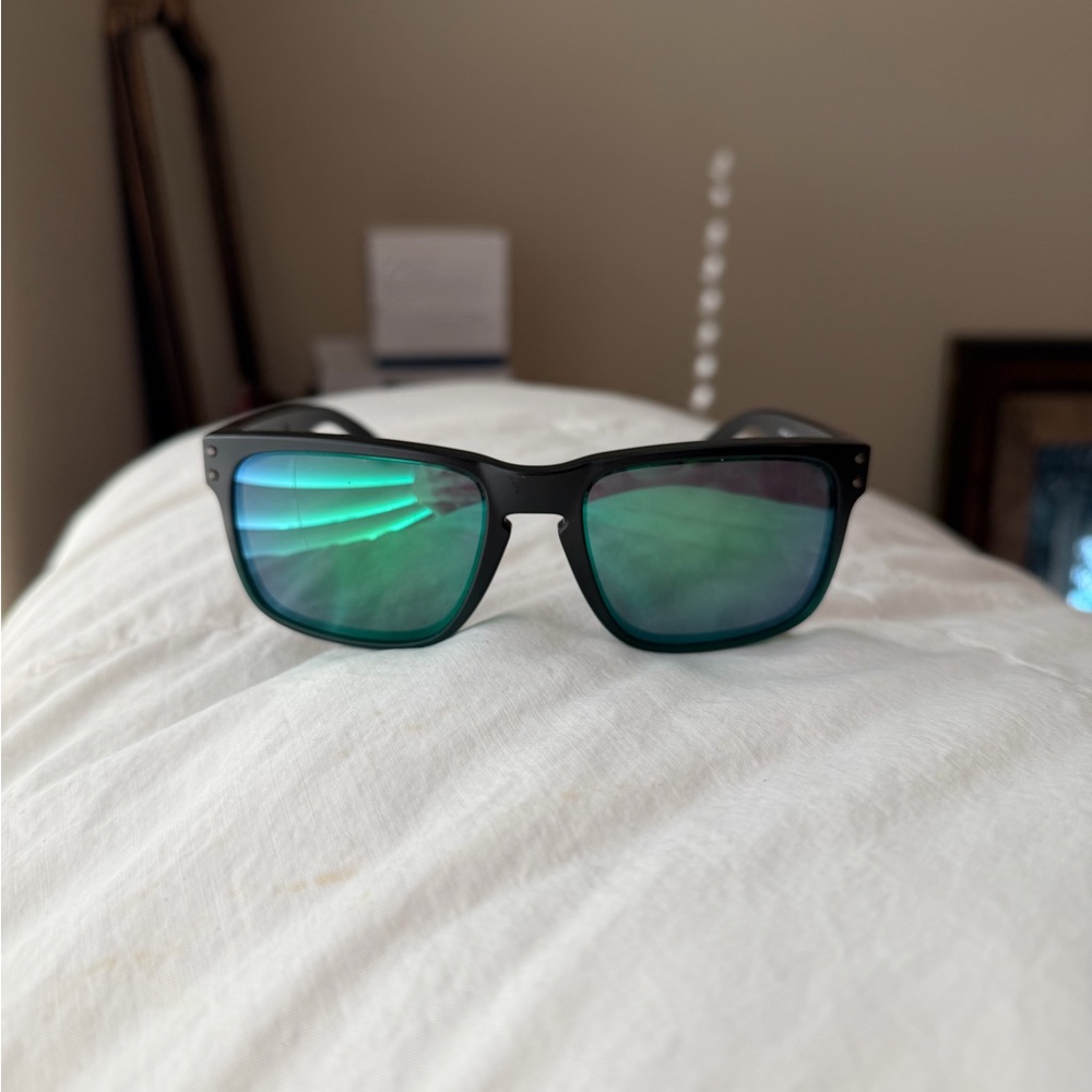 Oakley Holbrook